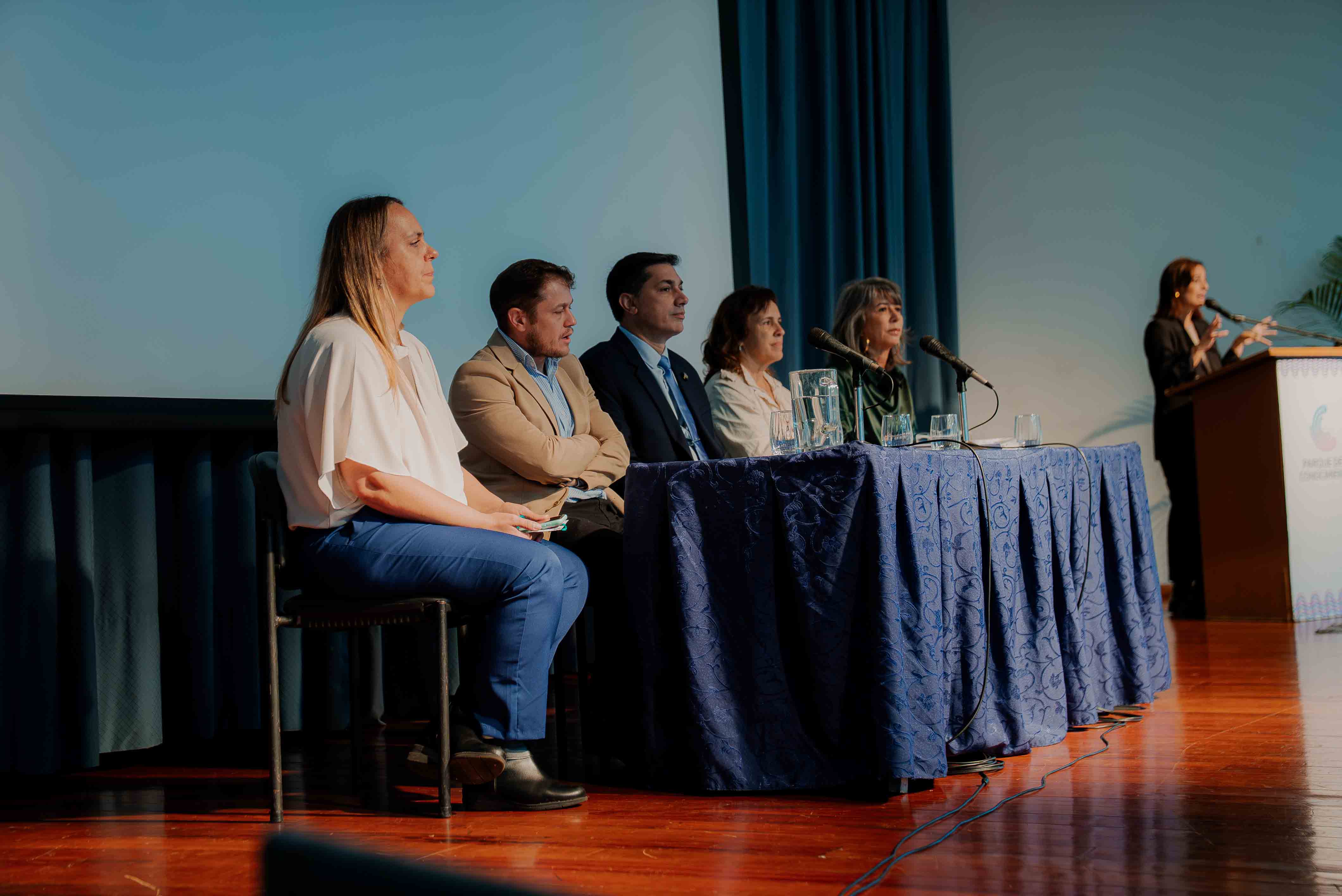 <p>Posadas debate sobre arbolado urbano desde la ciencia, la innovación, la gestión y las políticas públicas</p>